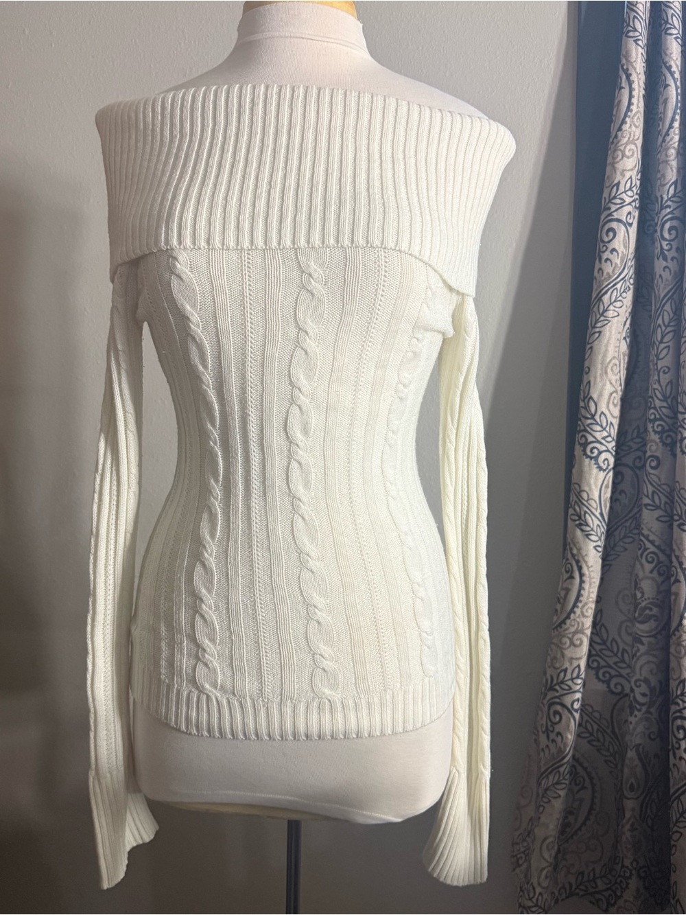 Duck Head Off-the-Shoulder Cable Knit Sweater - White